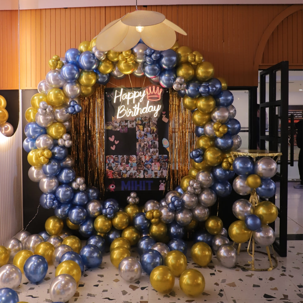 Ring decoration with Chrome Balloons